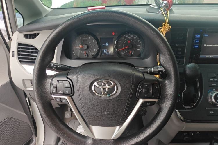 Used Toyota SIENNA  Steering Wheel