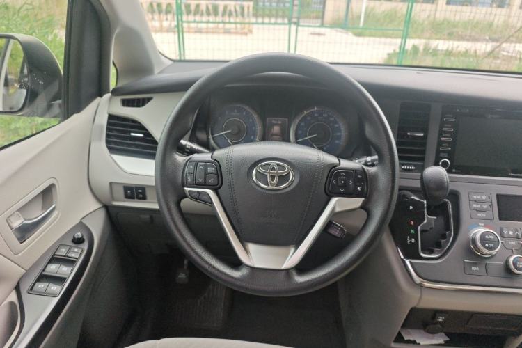 Used Toyota SIENNA  Steering Wheel