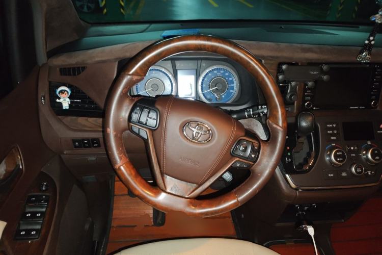 Used Toyota SIENNA  Steering Wheel