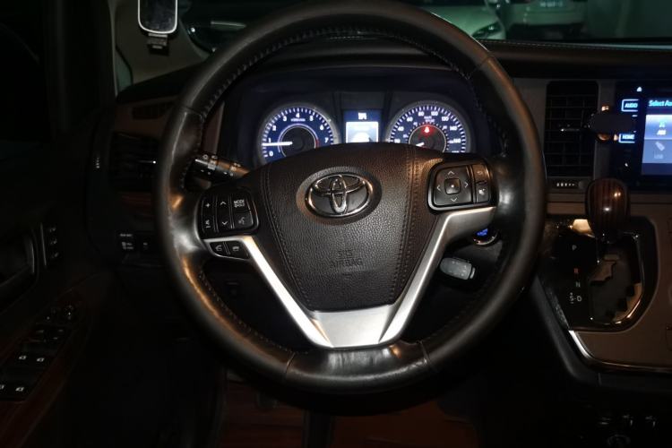 Used Toyota SIENNA  Steering Wheel