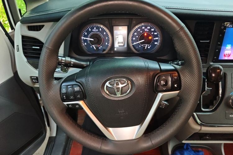 Used Toyota SIENNA  Steering Wheel