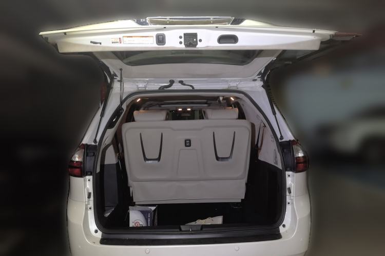 Used Toyota SIENNA  Trunk