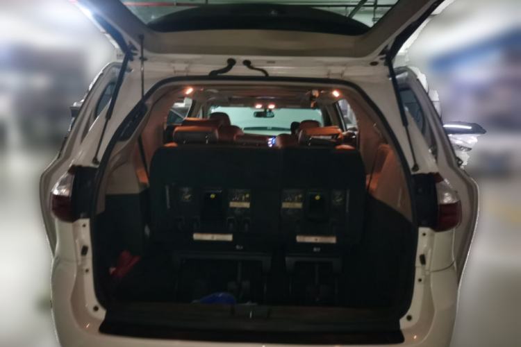 Used Toyota SIENNA  Trunk