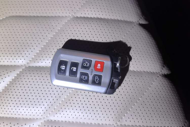 Used Toyota SIENNA  Vehicle Key