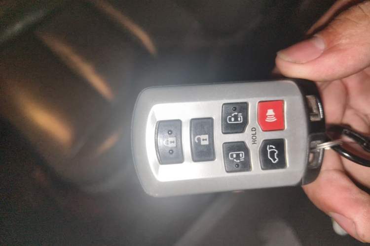 Used Toyota SIENNA  Vehicle Key