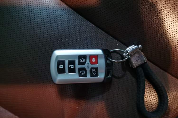 Used Toyota SIENNA  Vehicle Key