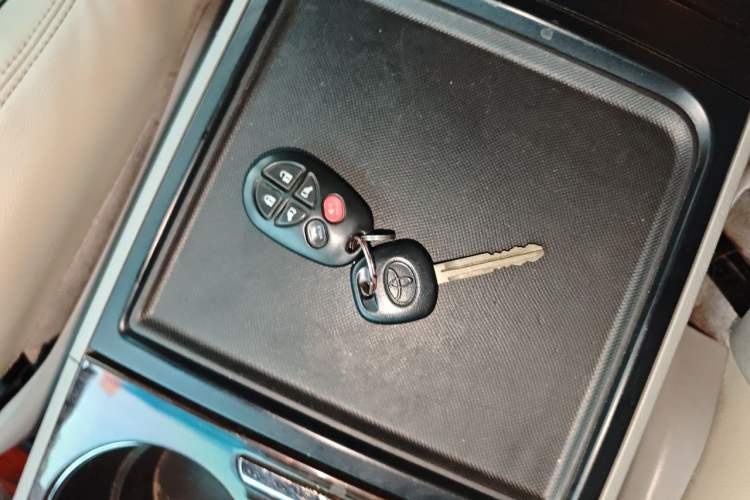 Used Toyota SIENNA  Vehicle Key
