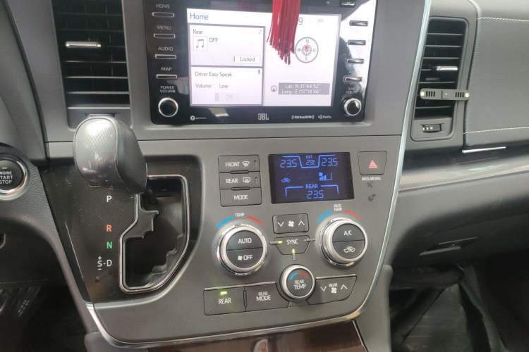 Used Toyota SIENNA 2018 3.5L Four-Wheel Drive Limited 7-Seater Canadian Version Audio And AC Panel