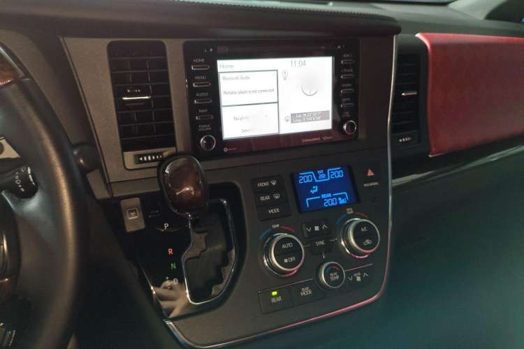 Used Toyota SIENNA 2018 3.5L Two-Wheel Drive SE U.S. Specification Audio And AC Panel