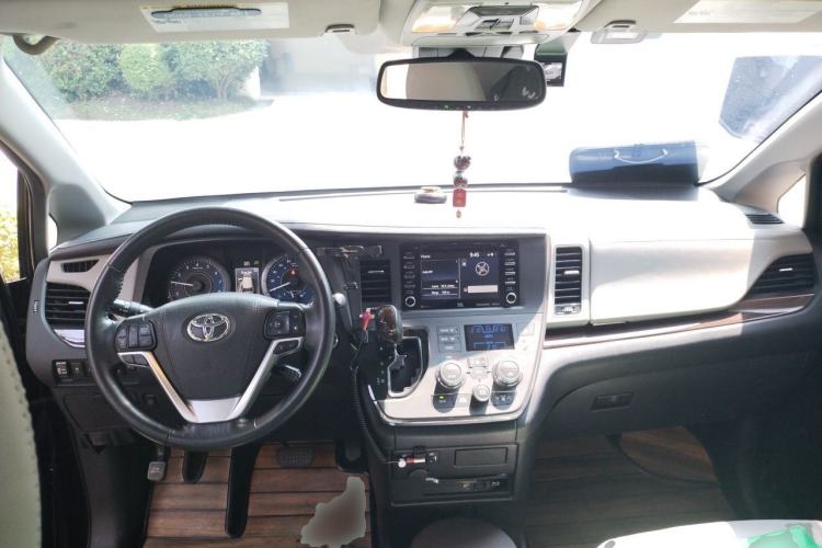 Used Toyota SIENNA  Center Console