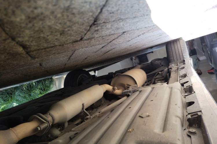 Used Toyota SIENNA  Chassis Front Right