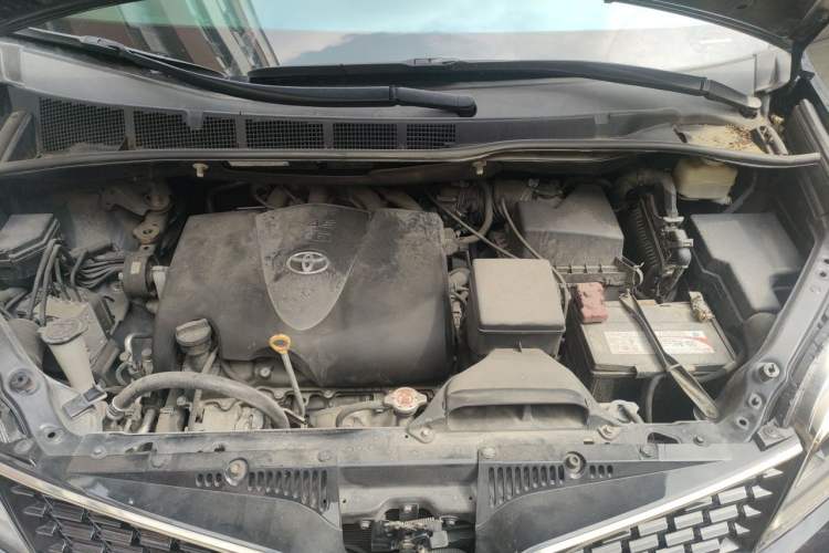Used Toyota SIENNA 2018 3.5L Four-Wheel Drive Limited 7-Seater Canadian Version Engine Bay