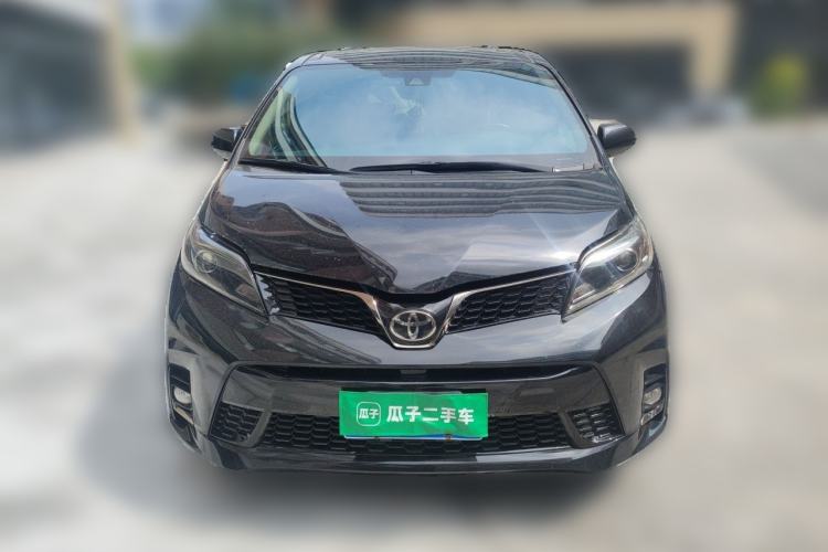Used Toyota SIENNA 2018 3.5L Four-Wheel Drive Limited 7-Seater Canadian Version Front