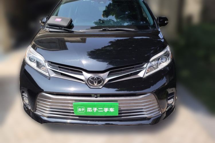 Used Toyota SIENNA  Front