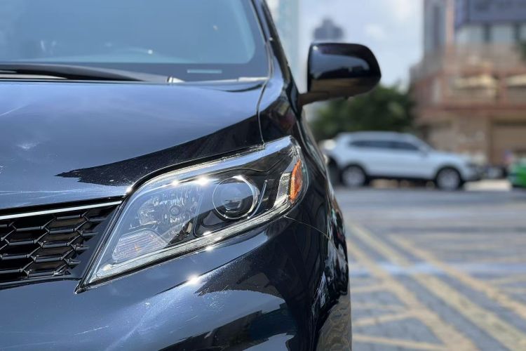 Used Toyota SIENNA 2018 3.5L Two-Wheel Drive SE U.S. Specification Left Front Headlight