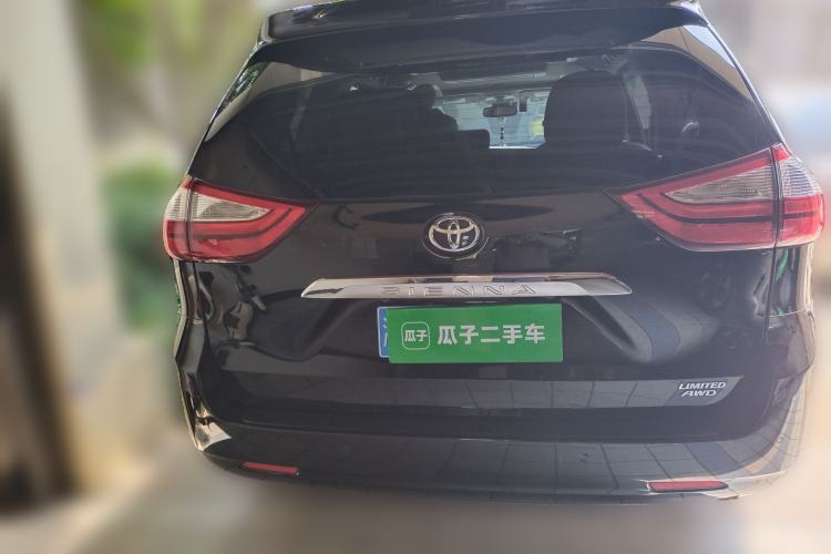 Used Toyota SIENNA  Rear
