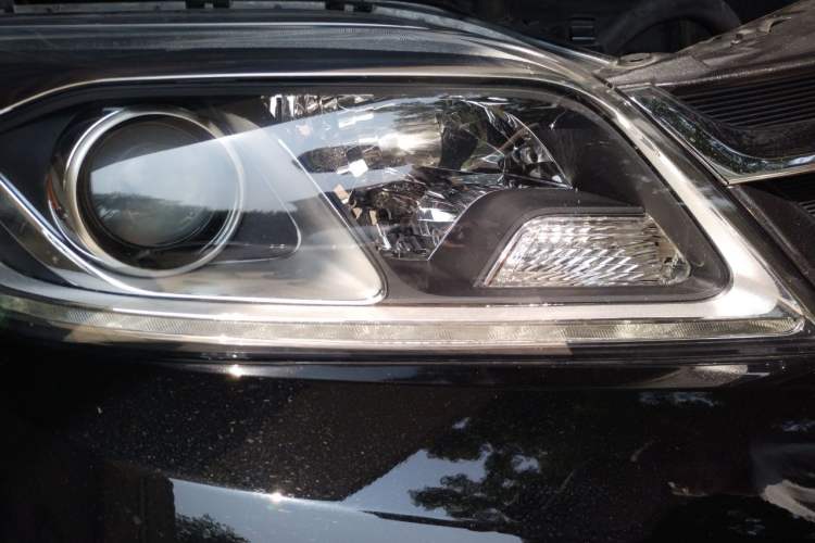 Used Toyota SIENNA  Right Front Headlight