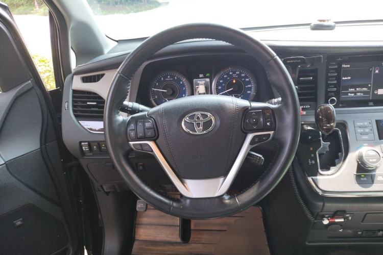 Used Toyota SIENNA  Steering Wheel