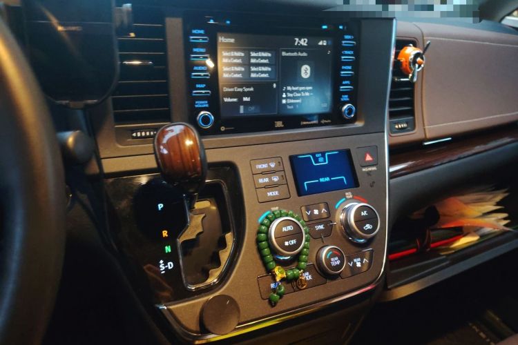 Used Toyota SIENNA  Audio And AC Panel