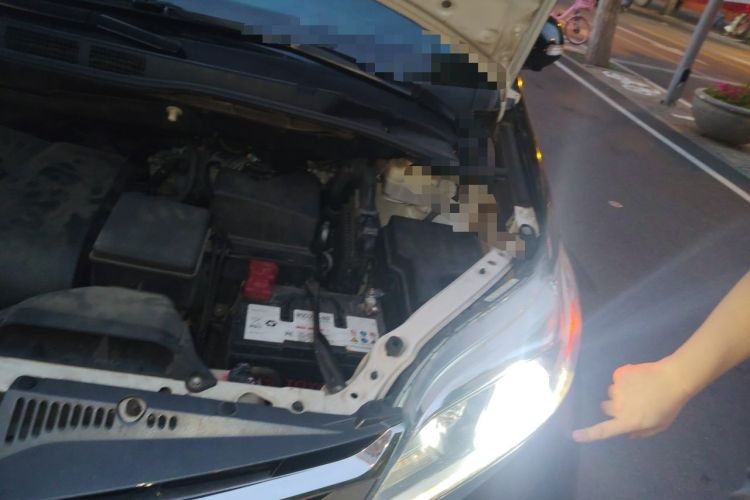 Used Toyota SIENNA  Engine Bay Left