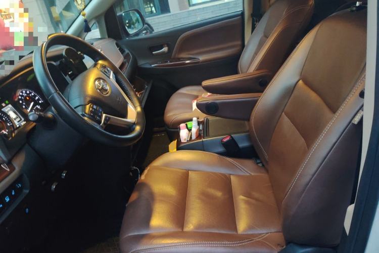 Used Toyota SIENNA  Left Front Seat