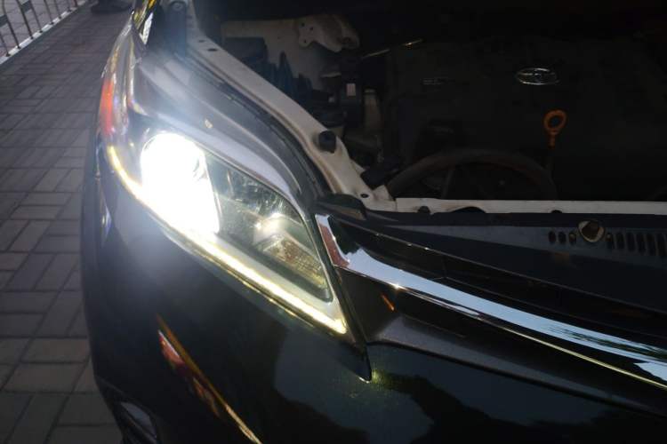 Used Toyota SIENNA  Right Front Headlight