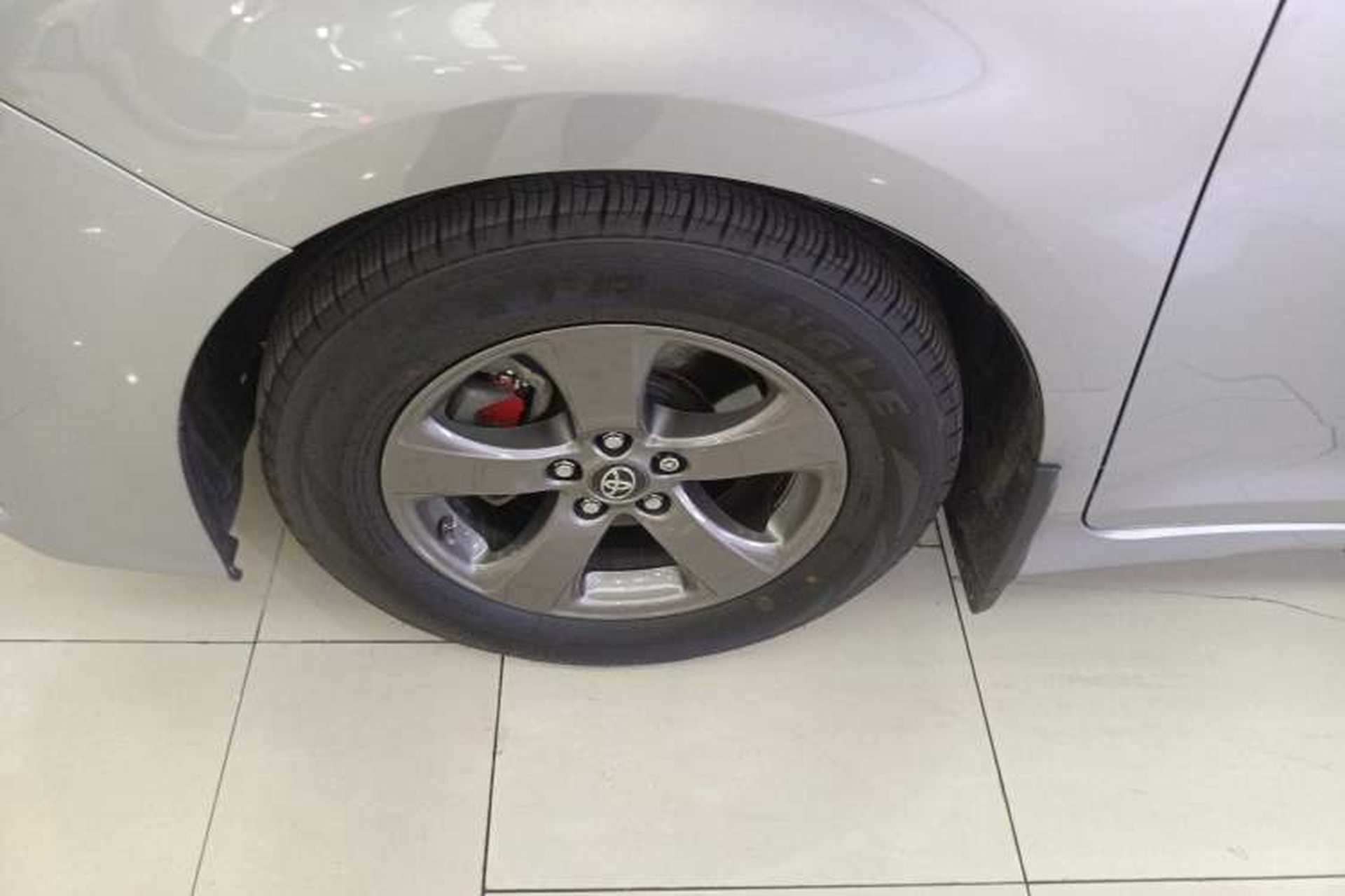 Used Toyota SIENNA 2018 3.5L Two-Wheel Drive SE U.S. Specification Exterior 7