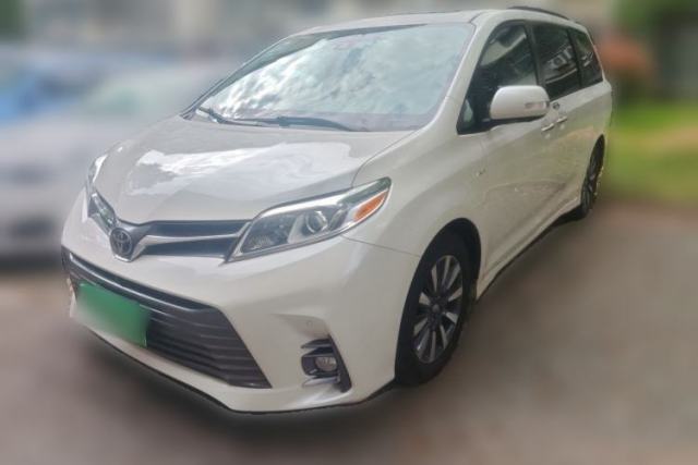 Used Toyota SIENNA 2018 3.5L Four-Wheel Drive LE Trim 7 Seats U.S. Specification