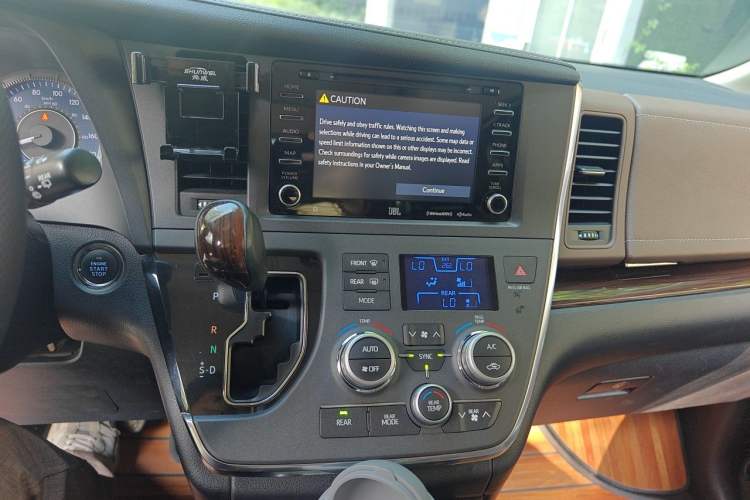 Used Toyota SIENNA  Audio And AC Panel