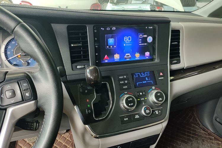 Used Toyota SIENNA  Audio And AC Panel