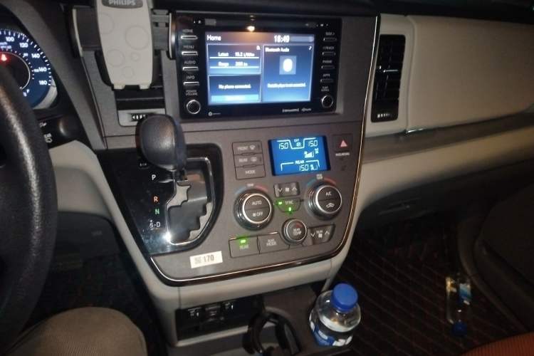 Used Toyota SIENNA  Audio And AC Panel