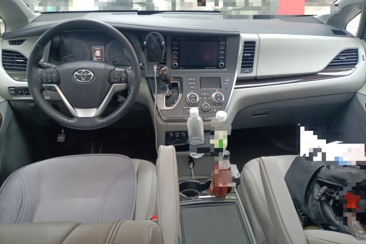 Used Toyota SIENNA  Center Console
