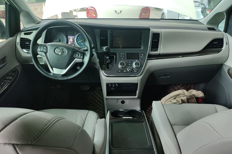 Used Toyota SIENNA  Center Console