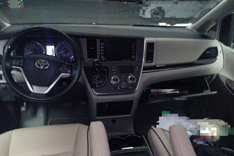 Used Toyota SIENNA  Center Console