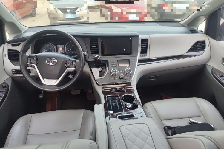 Used Toyota SIENNA  Center Console
