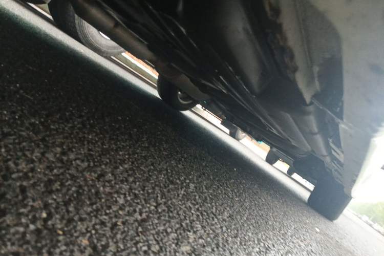 Used Toyota SIENNA  Chassis Front Left