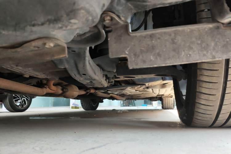 Used Toyota SIENNA  Chassis Front Left
