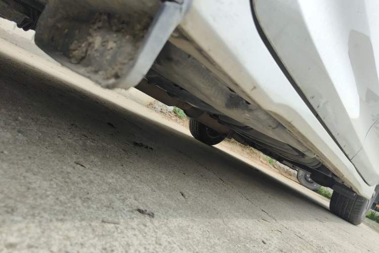 Used Toyota SIENNA  Chassis Front Left