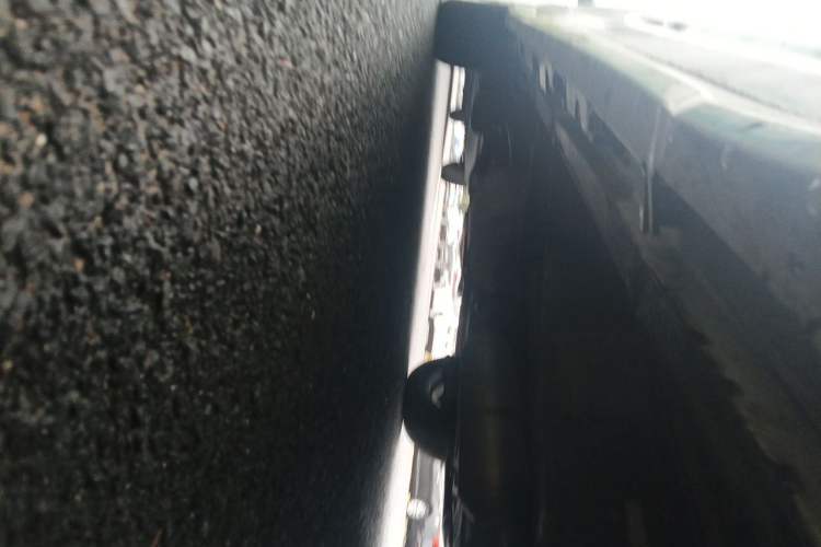 Used Toyota SIENNA  Chassis Front Right
