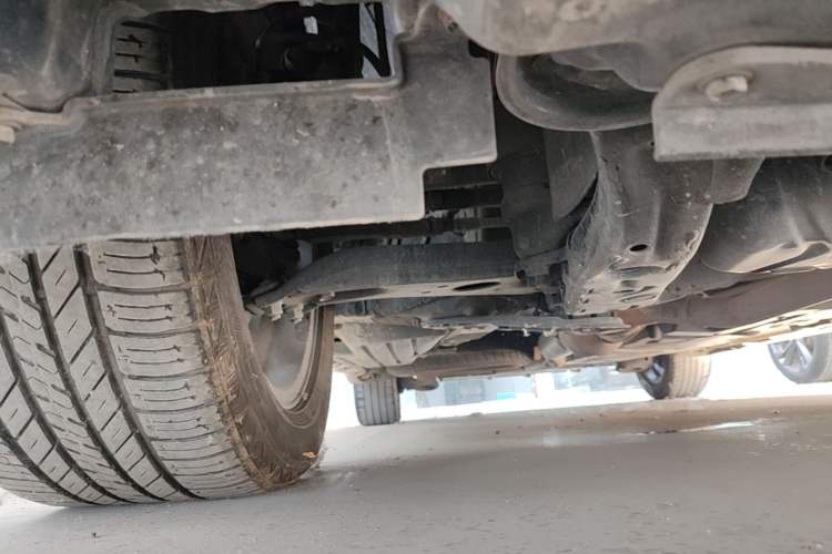 Used Toyota SIENNA  Chassis Front Right