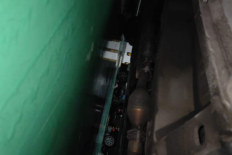 Used Toyota SIENNA  Chassis Front Right
