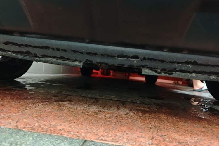 Used Toyota SIENNA 2018 3.5L Two-Wheel Drive SE U.S. Specification Chassis Front