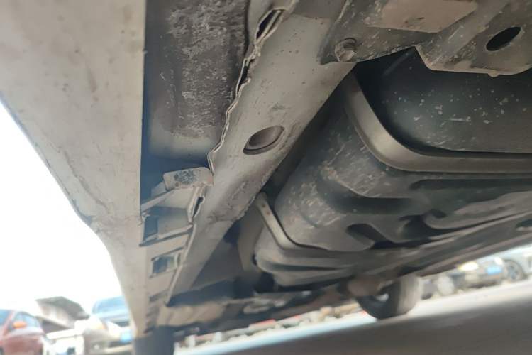 Used Toyota SIENNA  Chassis Rear Left