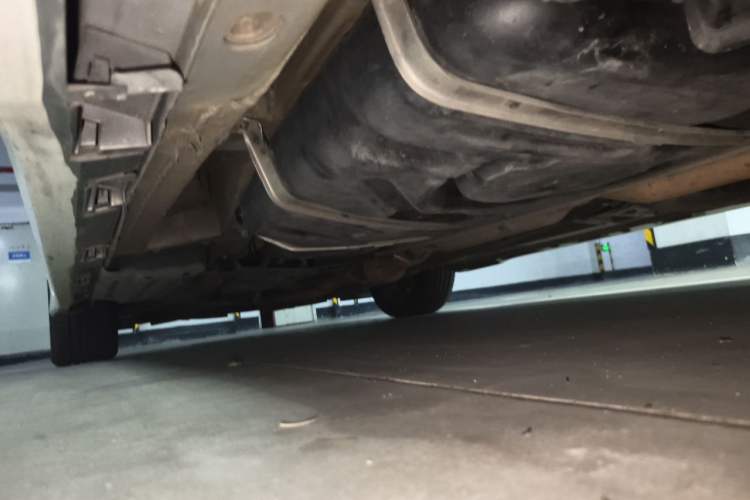 Used Toyota SIENNA  Chassis Rear Left