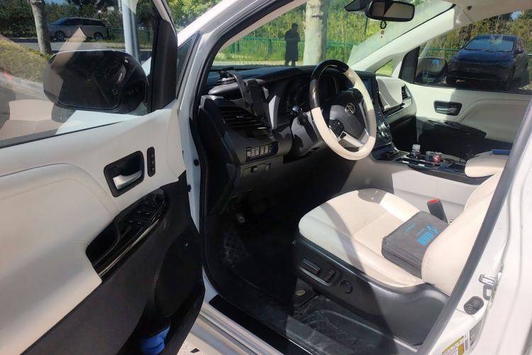 Used Toyota SIENNA 2018 3.5L Four-Wheel Drive SE Version 7 Seats U.S. Specification Driver Seat