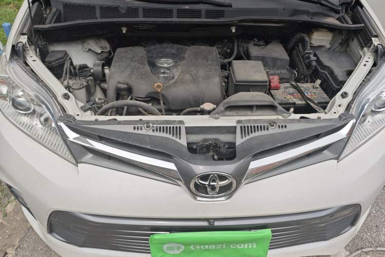 Used Toyota SIENNA 2018 3.5L 2WD Limited 7-Seater Canadian Version Engine Bay