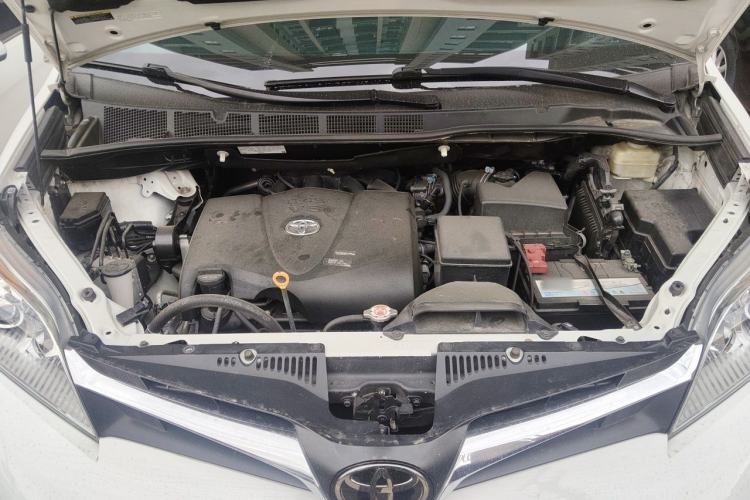 Used Toyota SIENNA 2018 3.5 Four-Wheel Drive LE Version 7 Seats – Canadian Edition Engine Bay