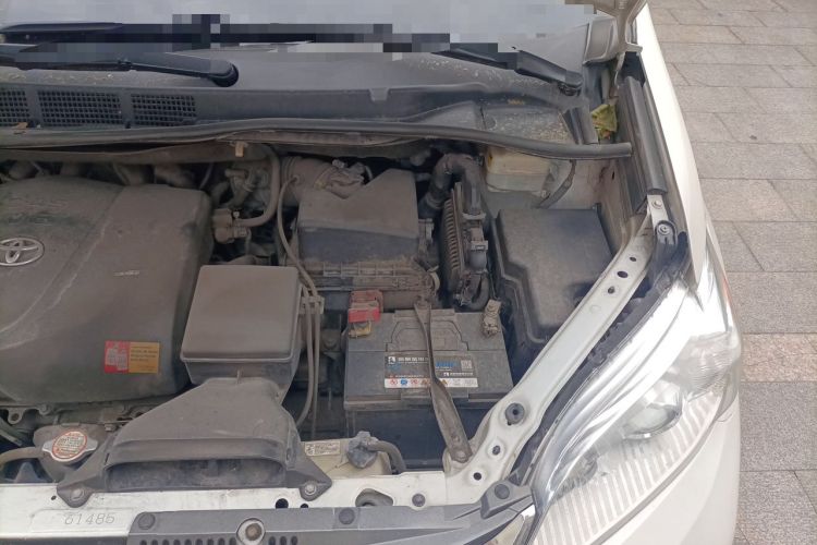 Used Toyota SIENNA  Engine Bay Left