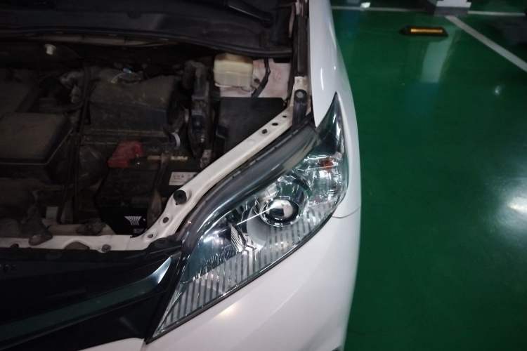 Used Toyota SIENNA  Engine Bay Left