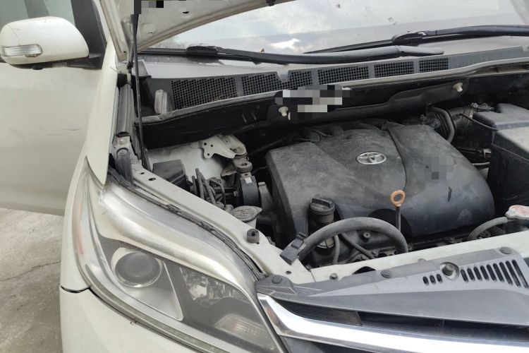 Used Toyota SIENNA  Engine Bay Right
